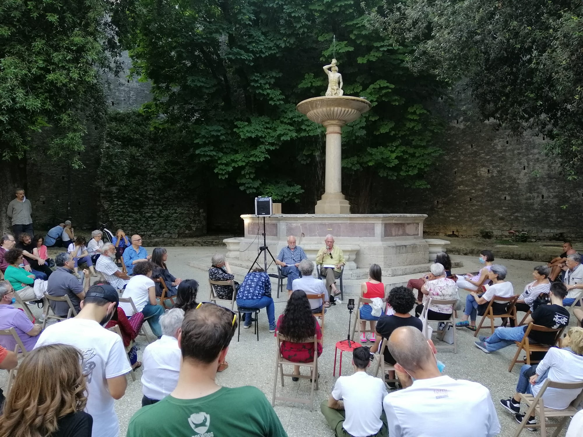 Goffredo Fofi e Piergiorgio Giacchè durante l'appuntamento sulla disobbedienza civile a Perugia